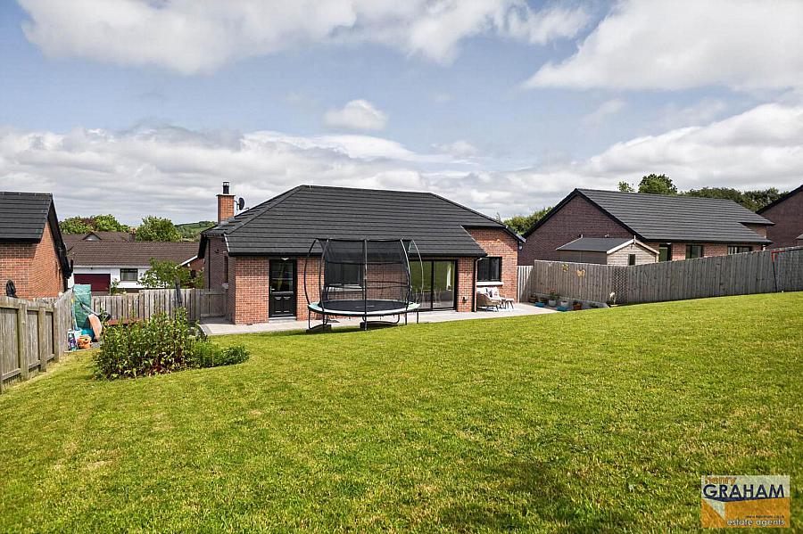 6C Woodfall Manor