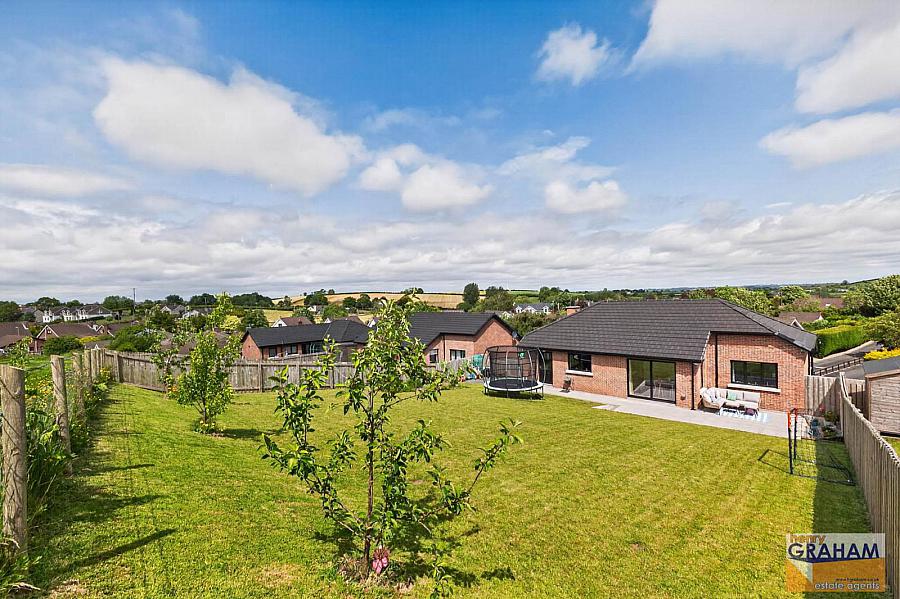 6C Woodfall Manor