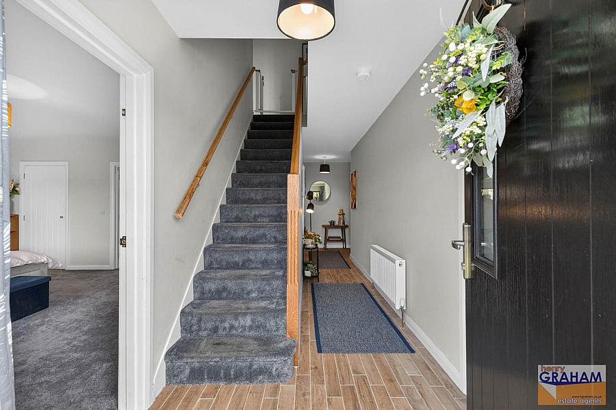 6C Woodfall Manor
