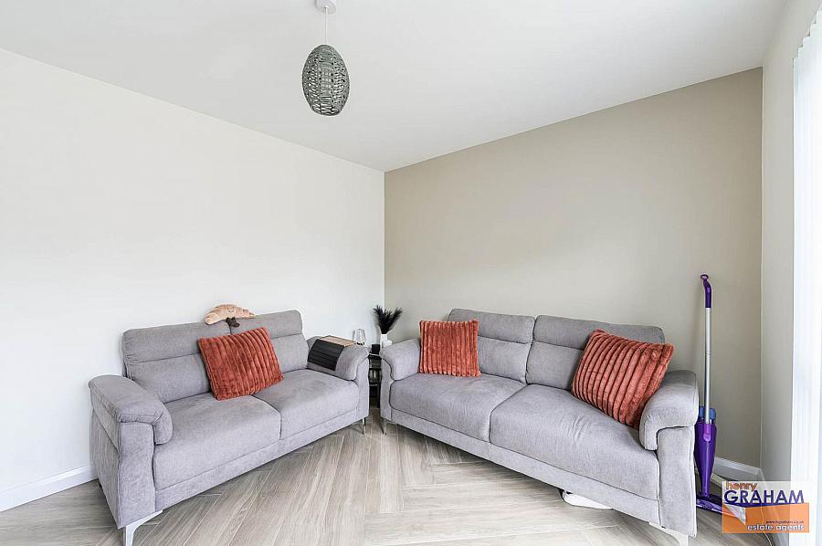 17 Knockdarragh Park