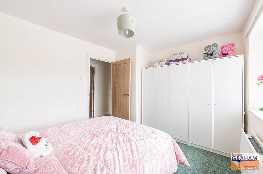 17 Knockdarragh Park