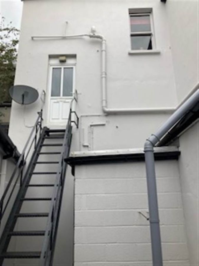 4a Dunluce Street