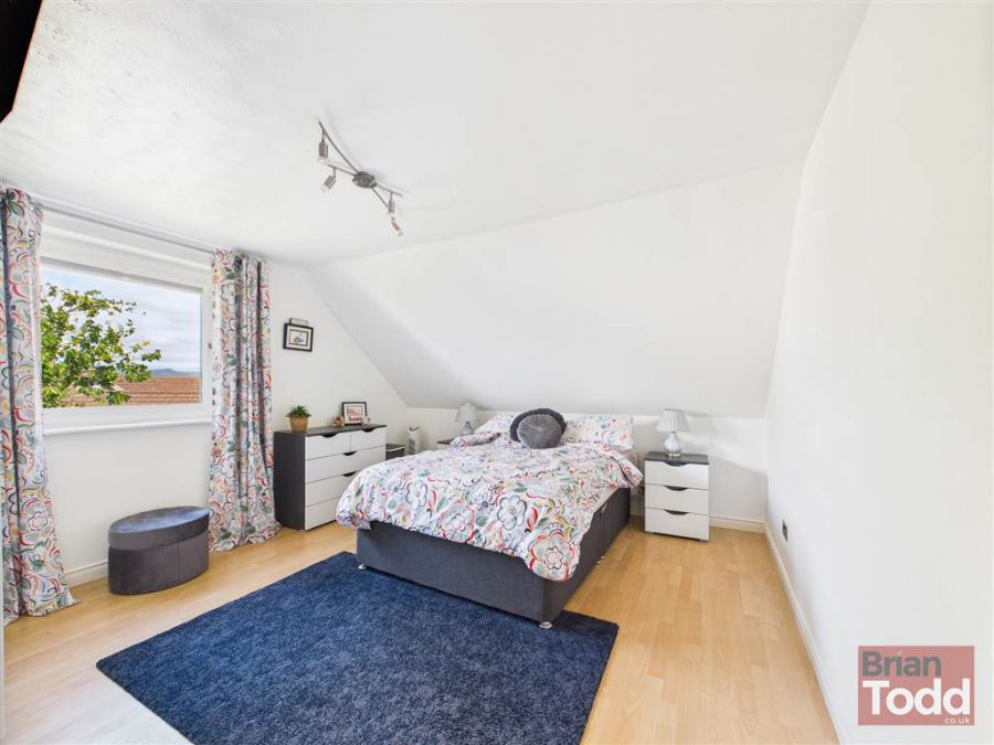 16 Windsor Heights