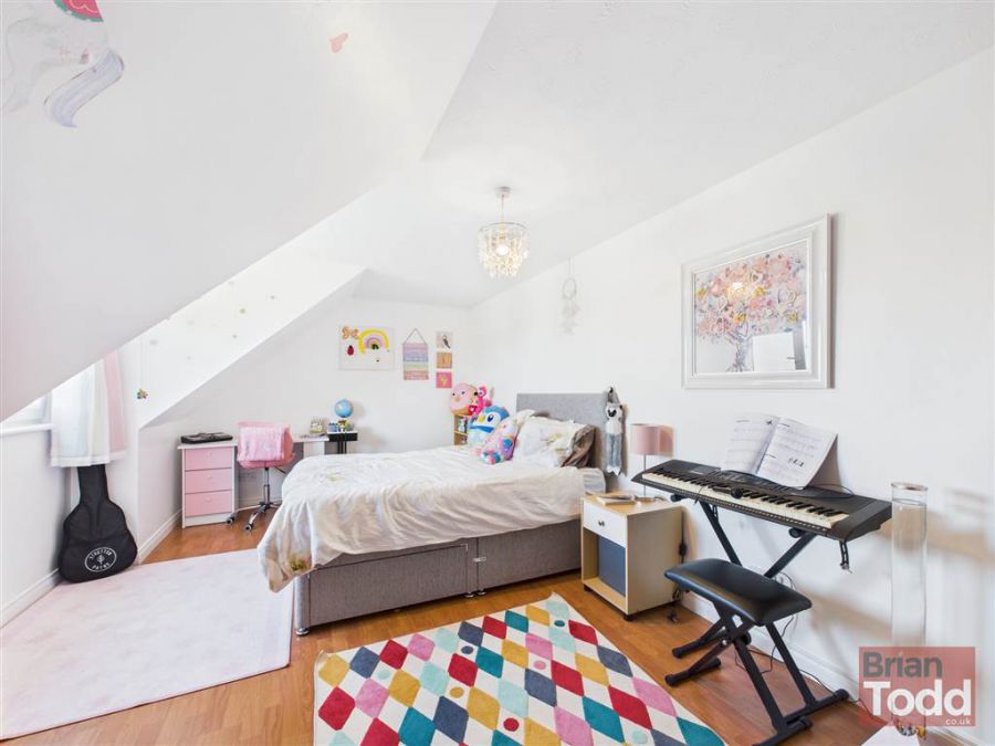 16 Windsor Heights