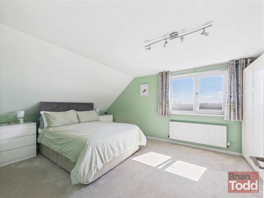 16 Windsor Heights