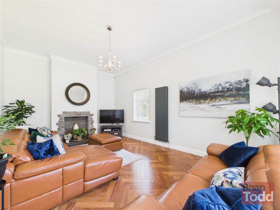 16 Windsor Heights