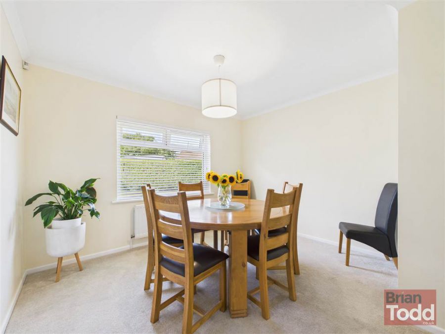 16 Windsor Heights