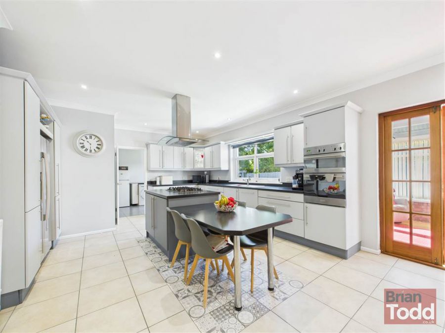 16 Windsor Heights
