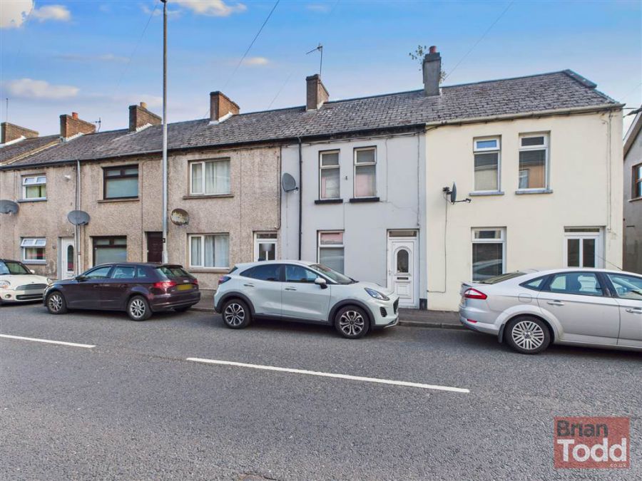 84 Bank Road, larne, BT40 3AN