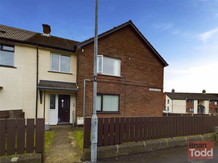 1b Knockdhu Park, larne, BT40 2EJ