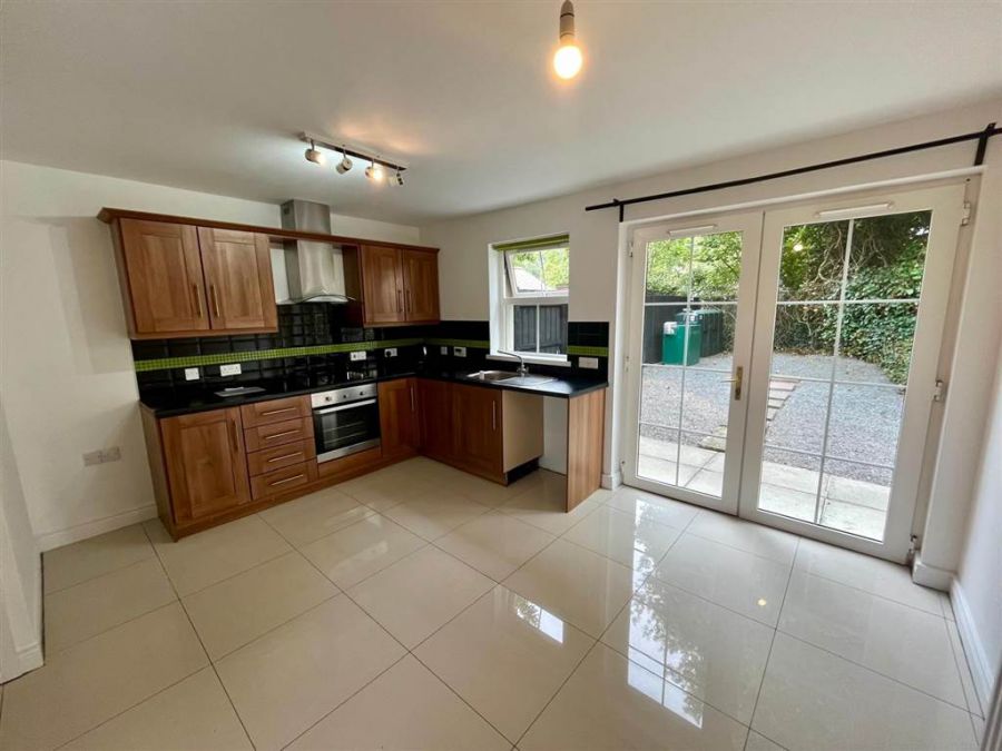3 Hawthorn Manor
