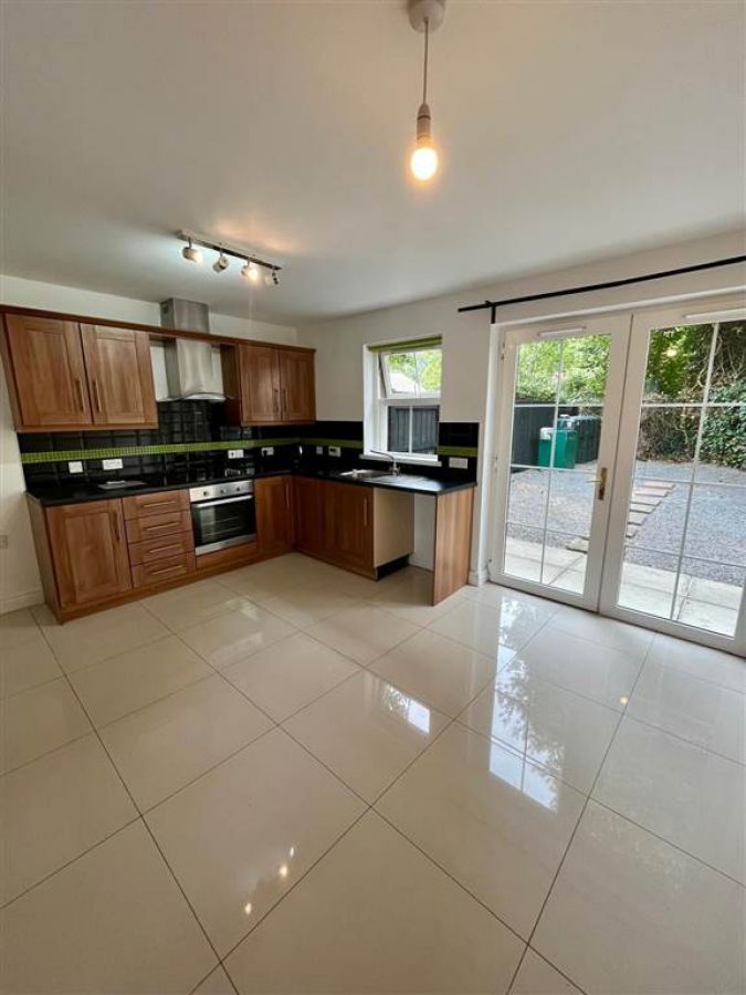 3 Hawthorn Manor