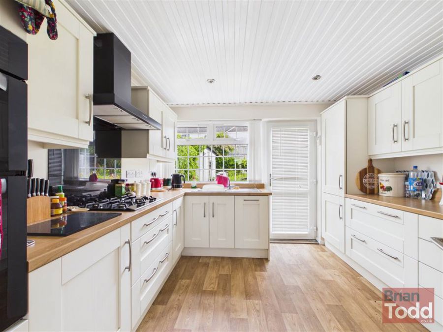 6 Heatherlea Drive