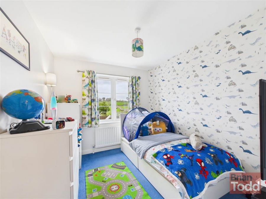 1 Hampton Grove