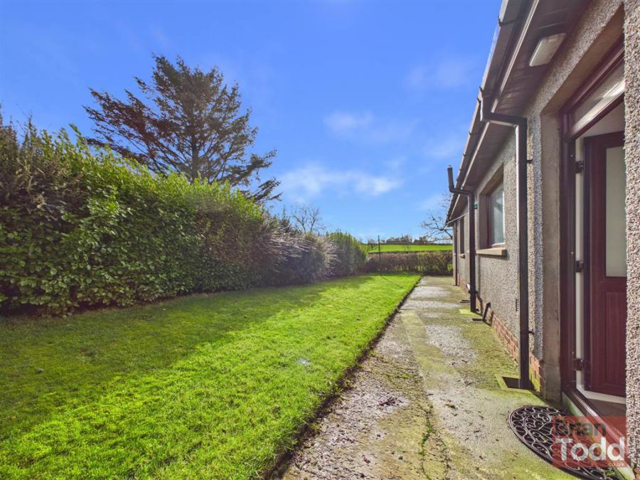 76 Ballyrickard Road