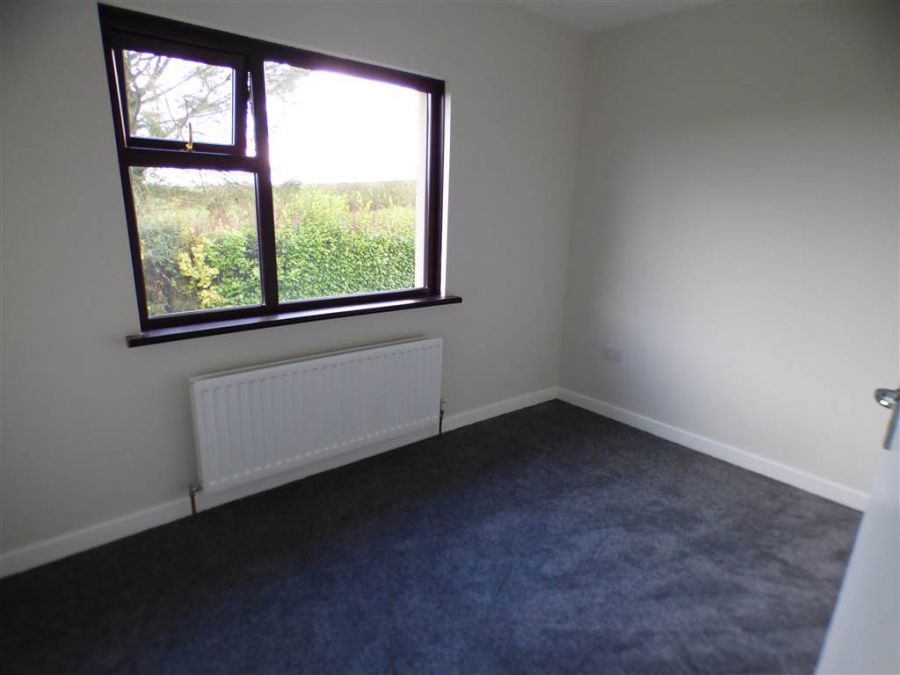 76 Ballyrickard Road