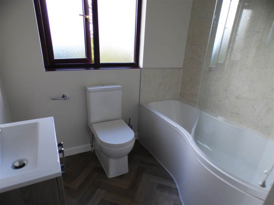 76 Ballyrickard Road