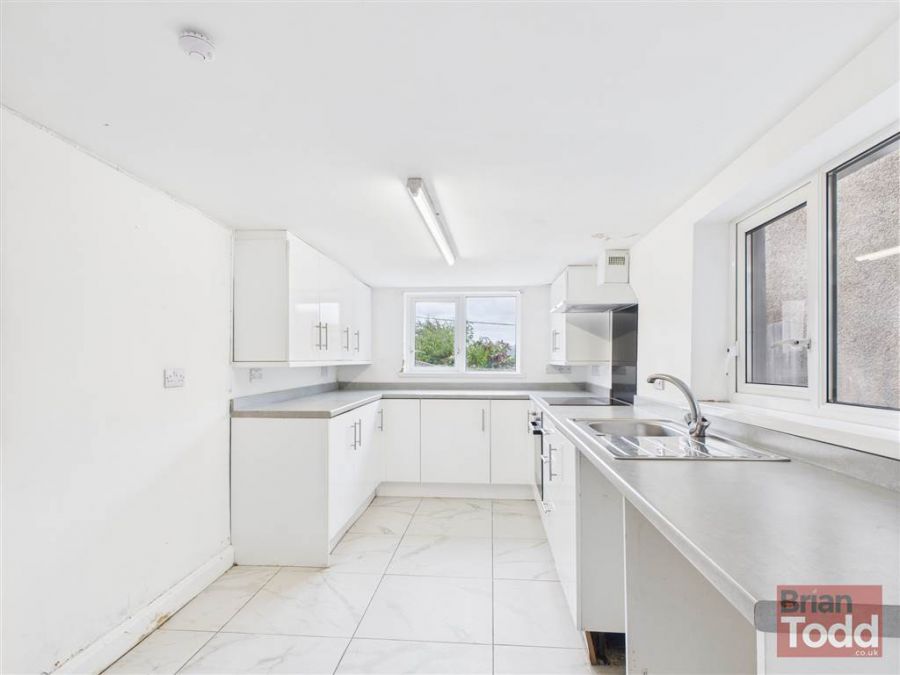 15 Victoria Road