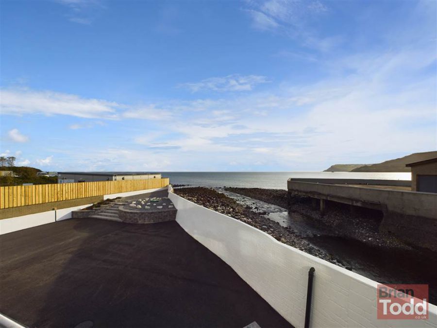 Apartment 1, 5 Harbour Road