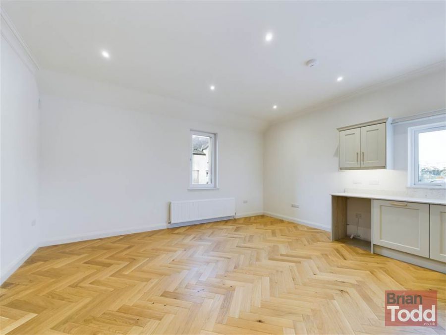 Apartment 3, 5 Harbour Road