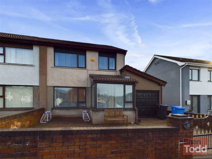 53 Greenland Crescent, larne, BT40 1HE