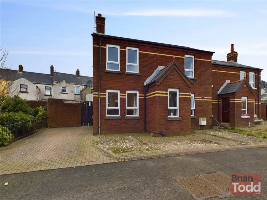 6 Drummond Court