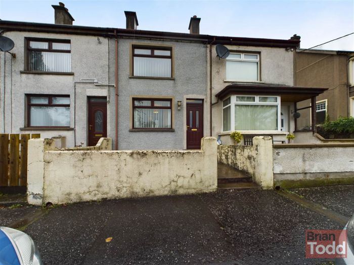 17 Edward Av,larne, BT40 1QB