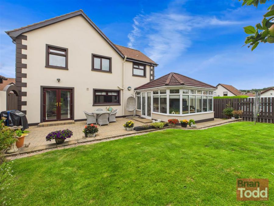 95 Croft Manor