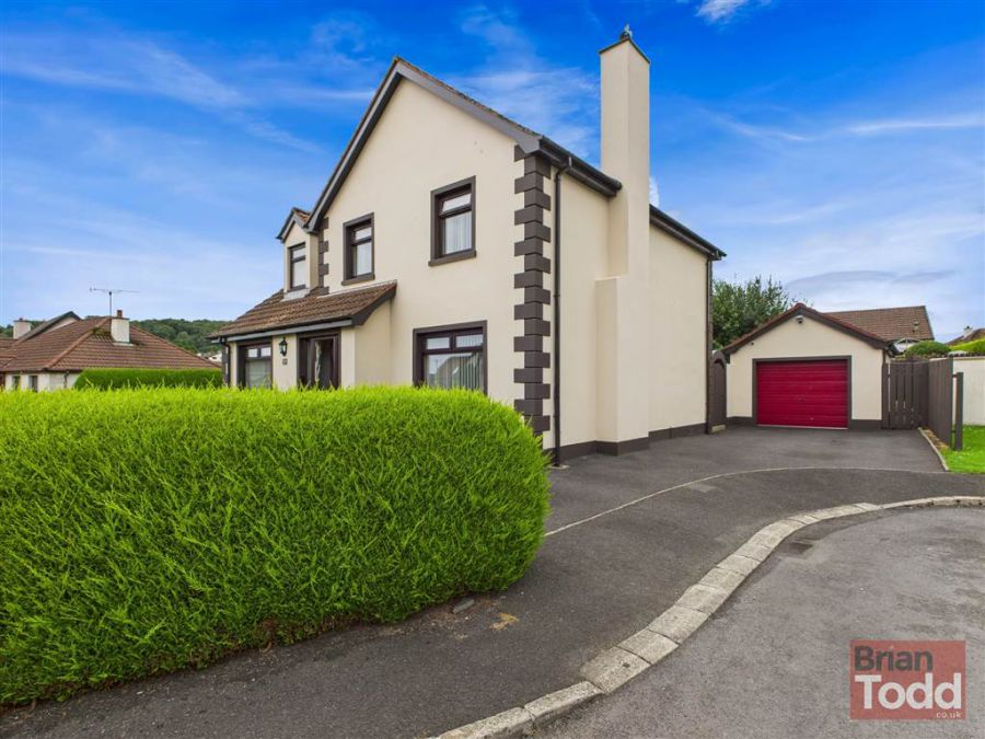 95 Croft Manor