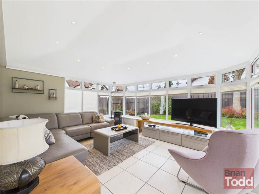95 Croft Manor