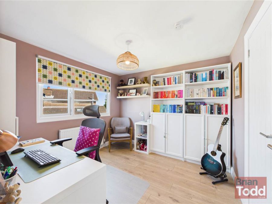 1 Arran Gardens