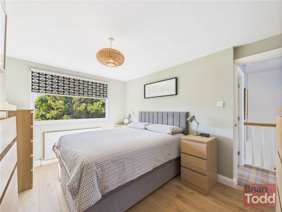 1 Arran Gardens