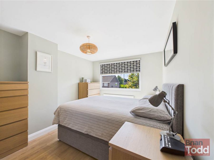1 Arran Gardens