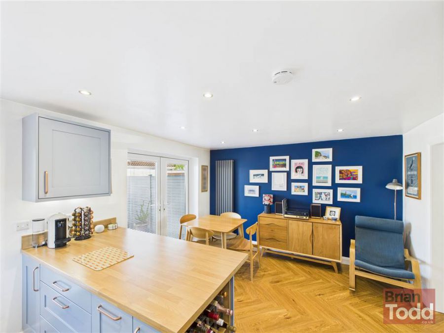 1 Arran Gardens