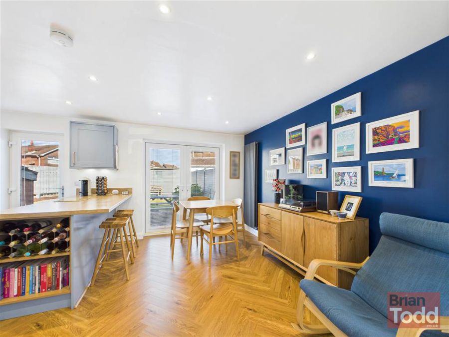 1 Arran Gardens