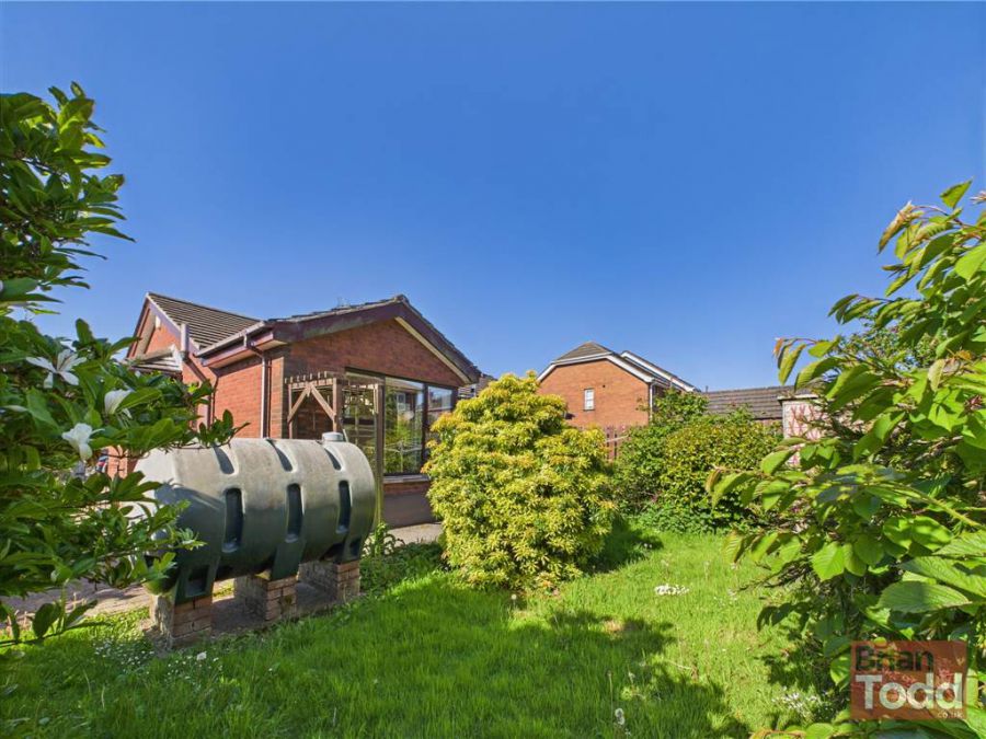 24 Walnut Road