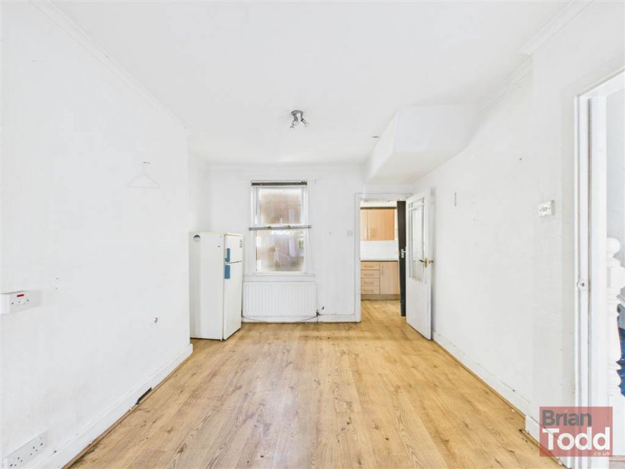 49 Upper Waterloo Road