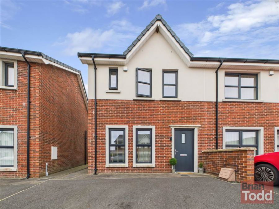 63 Blackthorn Rise