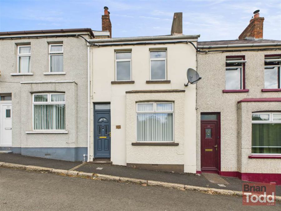 35 Kitcheners Avenue,larne, BT40 2AB