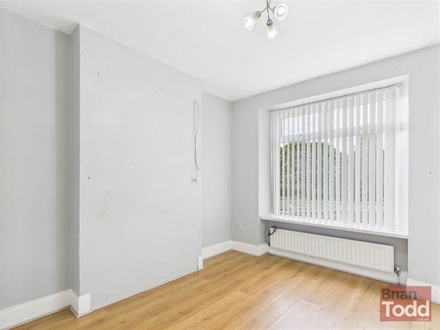 35 Kitcheners Avenue