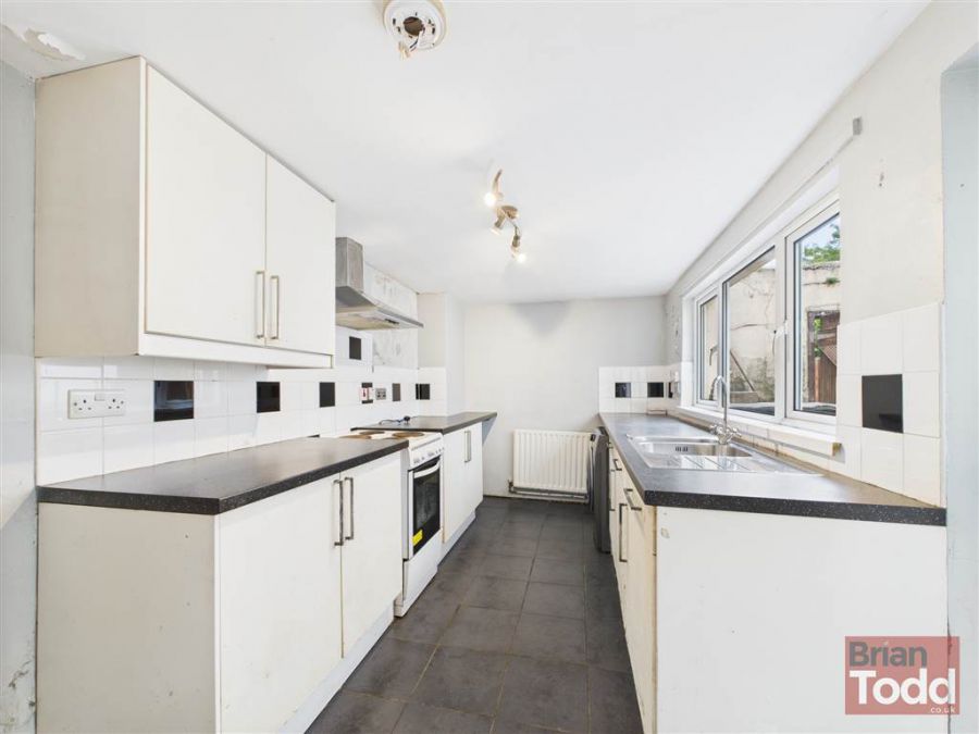 35 Kitcheners Avenue