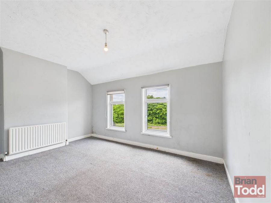 35 Kitcheners Avenue