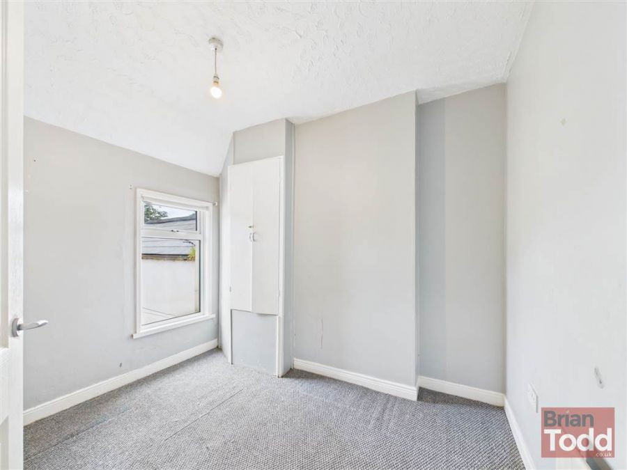 35 Kitcheners Avenue