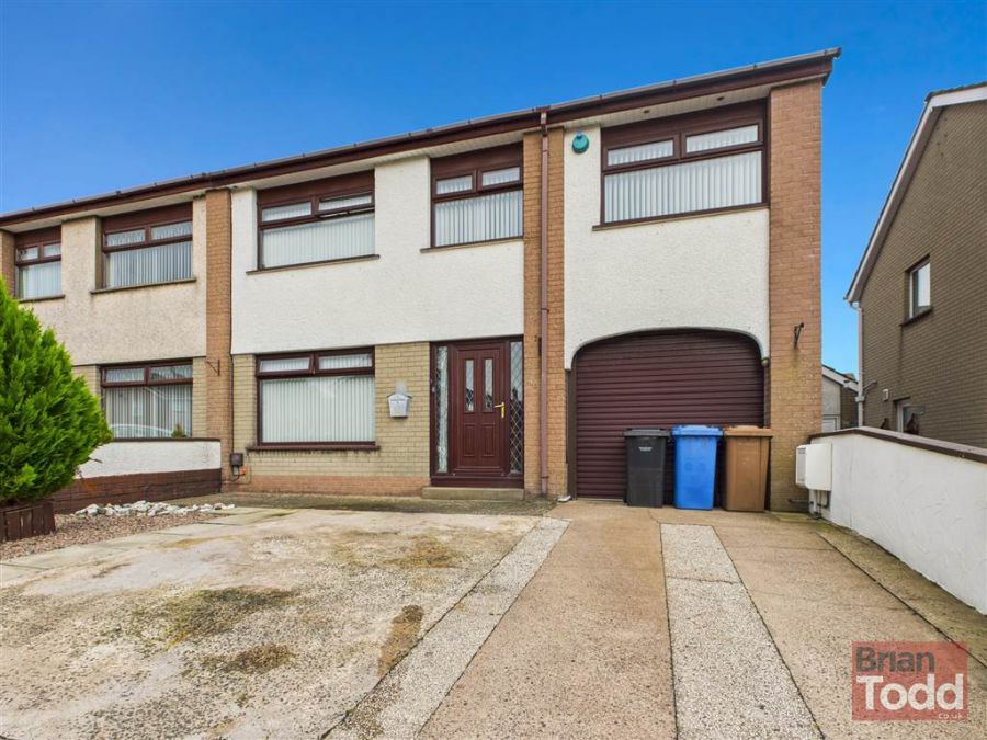 45 Greenland Crescent 45 Greenland Crescent