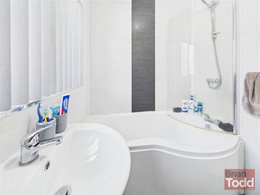 45 Greenland Crescent 45 Greenland Crescent