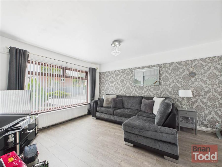45 Greenland Crescent 45 Greenland Crescent