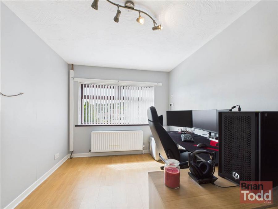 45 Greenland Crescent 45 Greenland Crescent