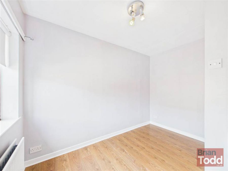 45 Greenland Crescent 45 Greenland Crescent