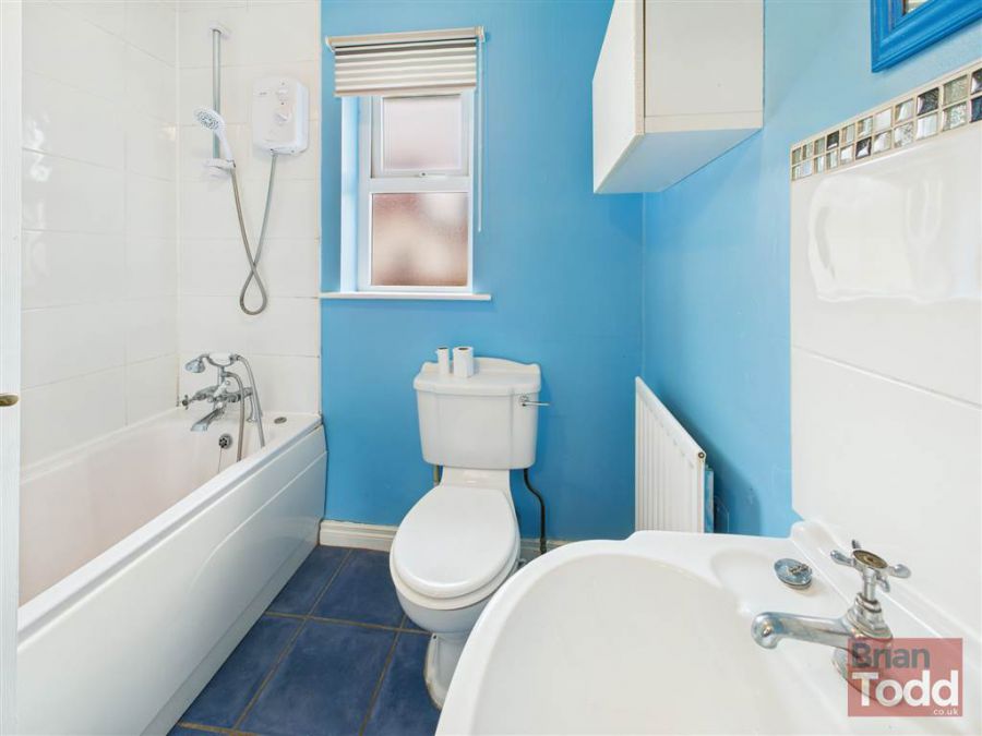 10 Huntly Park