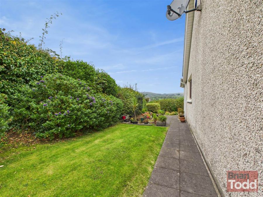 8 Heathdor Drive 8 Heathdor Drive